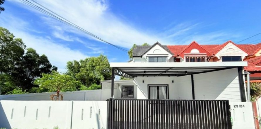 Casa de 3 dormitorios en Pattaya, Tailandia № 232980