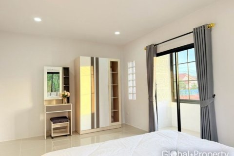 Casa de 3 dormitorios en Pattaya, Tailandia № 232980 - foto 14