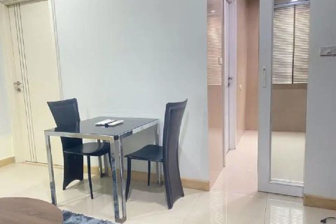 Condominio de 2 dormitorios en Wang Thonglang, Bangkok, Tailandia № 71871 - foto 8