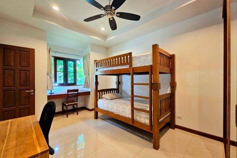 Chalet de 4 dormitorios en Hua Hin, Tailandia № 168289 - foto 30