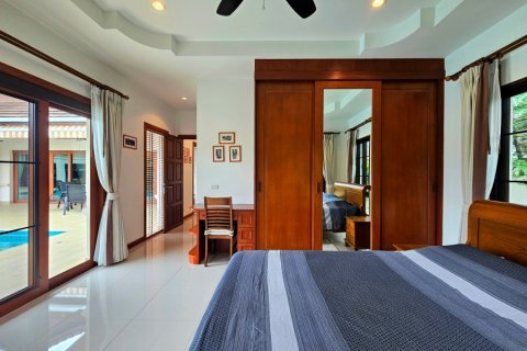 Chalet de 4 dormitorios en Hua Hin, Tailandia № 168289 - foto 25