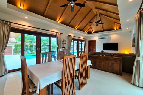Chalet de 4 dormitorios en Hua Hin, Tailandia № 168289 - foto 10