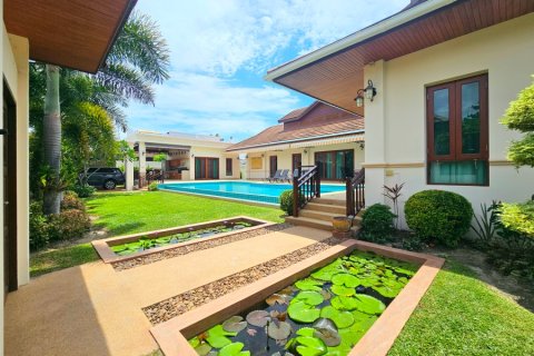 Chalet de 4 dormitorios en Hua Hin, Tailandia № 168289 - foto 7