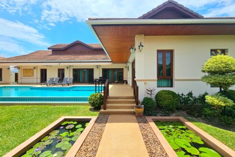 Chalet de 4 dormitorios en Hua Hin, Tailandia № 168289 - foto 5