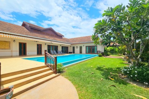 Chalet de 4 dormitorios en Hua Hin, Tailandia № 168289 - foto 2