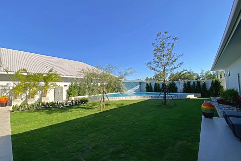 Chalet de 5 dormitorios en Hua Hin, Tailandia № 168288 - foto 6
