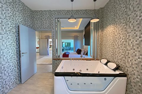 Chalet de 5 dormitorios en Hua Hin, Tailandia № 168288 - foto 29
