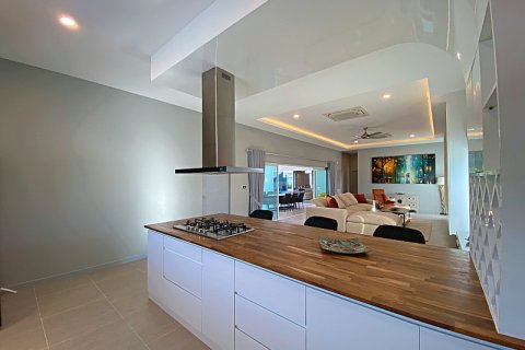 Chalet de 5 dormitorios en Hua Hin, Tailandia № 168288 - foto 18