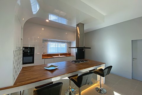 Chalet de 5 dormitorios en Hua Hin, Tailandia № 168288 - foto 13