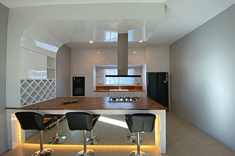 Chalet de 5 dormitorios en Hua Hin, Tailandia № 168288 - foto 14
