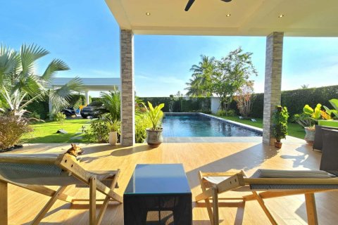 Villa in Hua Hin, Thailand 4 Schlafzimmer № 168290 - Foto 5