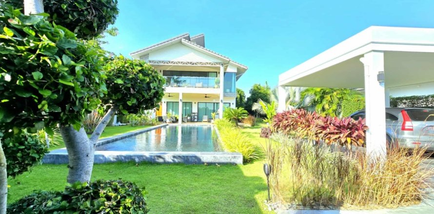 Villa in Hua Hin, Thailand 4 Schlafzimmer № 168290