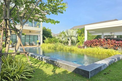 Villa in Hua Hin, Thailand 4 Schlafzimmer № 168290 - Foto 3