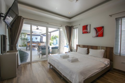 Chalet de 3 dormitorios en Hua Hin, Tailandia № 168326 - foto 16