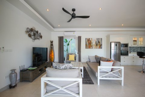 Chalet de 3 dormitorios en Hua Hin, Tailandia № 168326 - foto 8