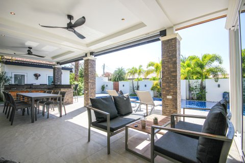 Chalet de 3 dormitorios en Hua Hin, Tailandia № 168326 - foto 3