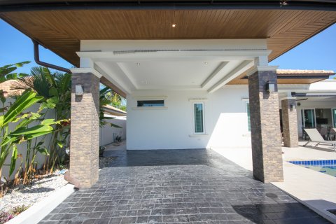 Chalet de 3 dormitorios en Hua Hin, Tailandia № 168326 - foto 20