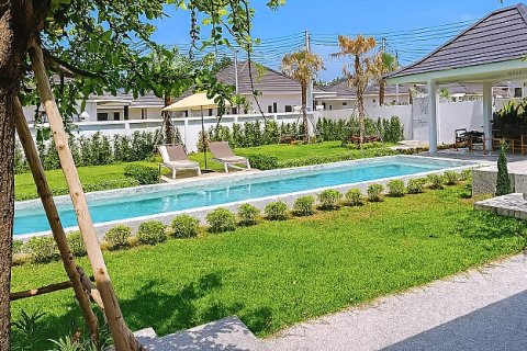 Chalet de 4 dormitorios en Hua Hin, Tailandia № 168325 - foto 2
