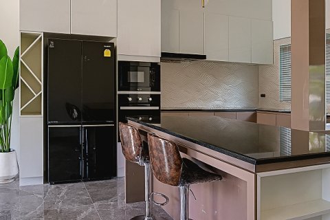 Chalet de 4 dormitorios en Hua Hin, Tailandia № 168325 - foto 14