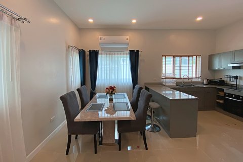 Chalet de 3 dormitorios en Hua Hin, Tailandia № 168324 - foto 11