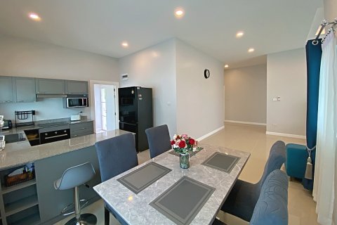 Chalet de 3 dormitorios en Hua Hin, Tailandia № 168324 - foto 8