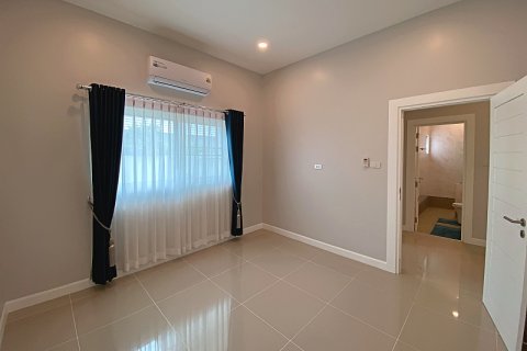 Chalet de 3 dormitorios en Hua Hin, Tailandia № 168324 - foto 20