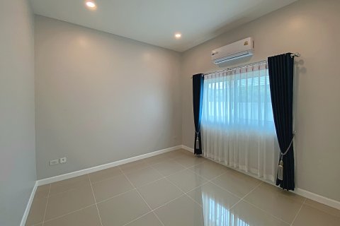 Chalet de 3 dormitorios en Hua Hin, Tailandia № 168324 - foto 19