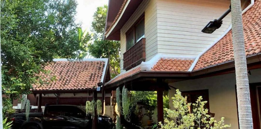 Chalet de 3 dormitorios en Pattaya, Tailandia № 159908
