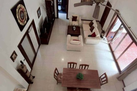 Chalet de 3 dormitorios en Pattaya, Tailandia № 159908 - foto 4