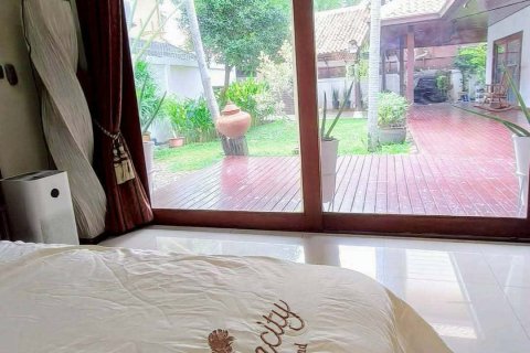 Chalet de 3 dormitorios en Pattaya, Tailandia № 159908 - foto 7