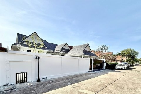 Villa in Pattaya, Thailand 3 Schlafzimmer № 159910 - Foto 4