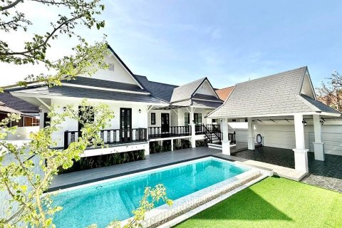 Chalet de 3 dormitorios en Pattaya, Tailandia № 159910