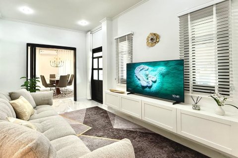 Villa in Pattaya, Thailand 3 Schlafzimmer № 159910 - Foto 8