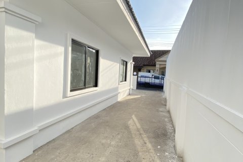 Chalet de 3 dormitorios en Pattaya, Tailandia № 159911 - foto 7