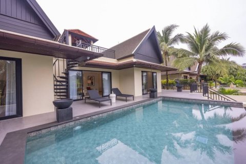 Villa in Phuket, Thailand 4 Schlafzimmer № 135305