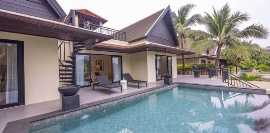 Chalet de 4 dormitorios en Phuket, Tailandia № 135305