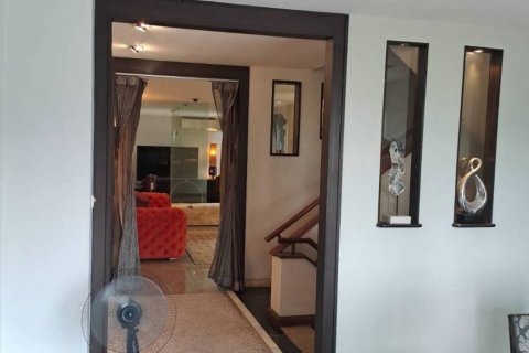 Condominio de 5 dormitorios en Bangkok, Tailandia № 135304 - foto 6