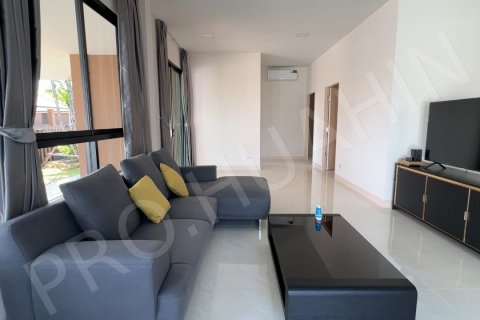 Chalet de 3 dormitorios en Hua Hin, Tailandia № 194869 - foto 2