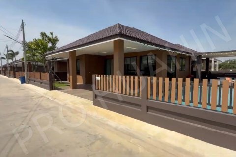 Chalet de 3 dormitorios en Hua Hin, Tailandia № 194869 - foto 8
