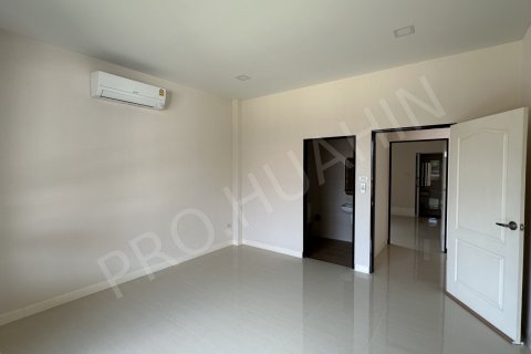 Chalet de 3 dormitorios en Hua Hin, Tailandia № 194871 - foto 6