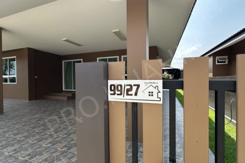 Chalet de 3 dormitorios en Hua Hin, Tailandia № 194871 - foto 8