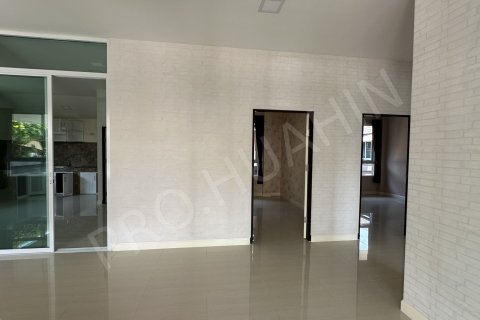 Chalet de 3 dormitorios en Hua Hin, Tailandia № 194870 - foto 5