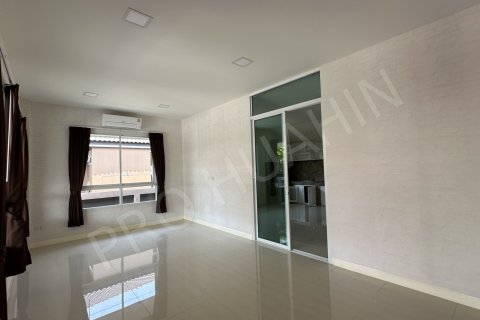 Chalet de 3 dormitorios en Hua Hin, Tailandia № 194870 - foto 4