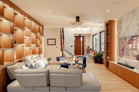Chalet de 5 dormitorios en Chiang Mai, Tailandia № 146590 - foto 3