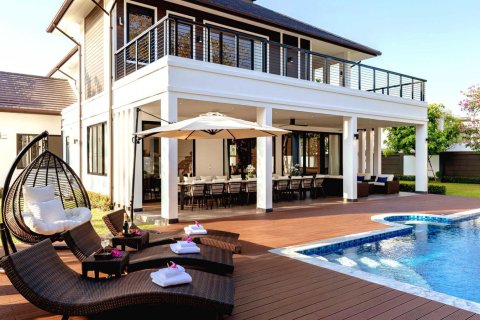 Chalet de 5 dormitorios en Chiang Mai, Tailandia № 146590 - foto 2