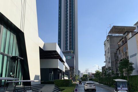 Condominio de 2 dormitorios en Bang Kapi, Bangkok, Tailandia № 161155 - foto 28