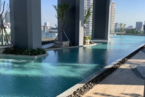 Condominio de 2 dormitorios en Bang Kapi, Bangkok, Tailandia № 161155 - foto 11