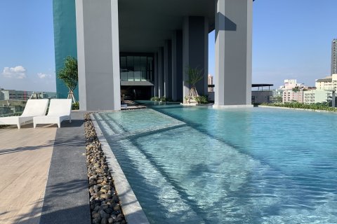 Condominio de 2 dormitorios en Bang Kapi, Bangkok, Tailandia № 161155 - foto 10