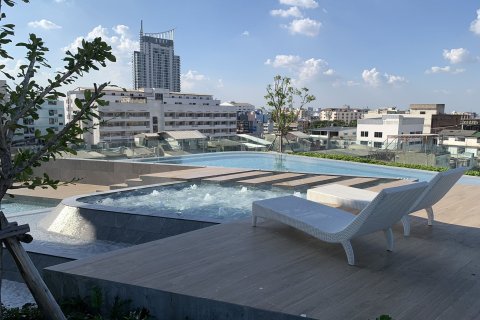 Condominio de 2 dormitorios en Bang Kapi, Bangkok, Tailandia № 161155 - foto 14