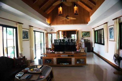 Casa de 3 dormitorios en Phuket, Tailandia № 67043 - foto 4